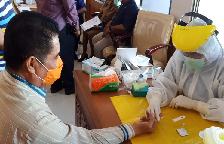 Rapid Test Covid-19 Pejabat Eselon II Dan Jabfung Analis Kebijakan di Lingkungan Pemprov Papua  